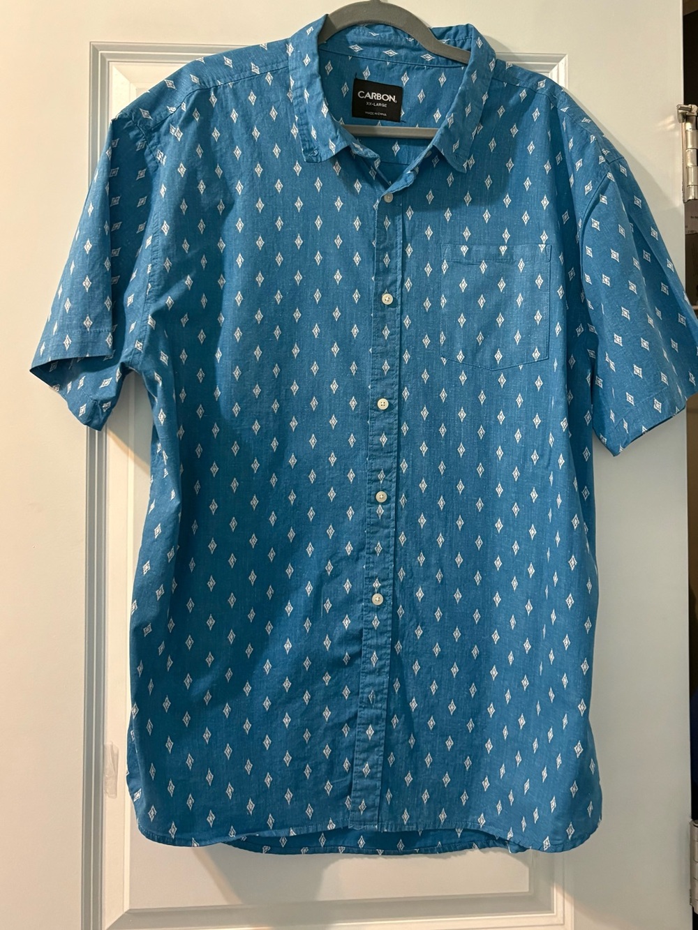 Carbon Men’s XXL Blue Geometric Diamond Print Button Front Casual Shirt